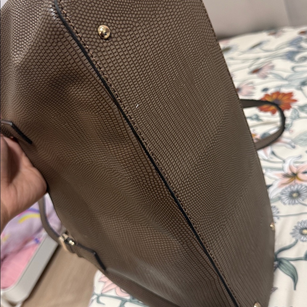 Guess bag - Picture 3 of 4
